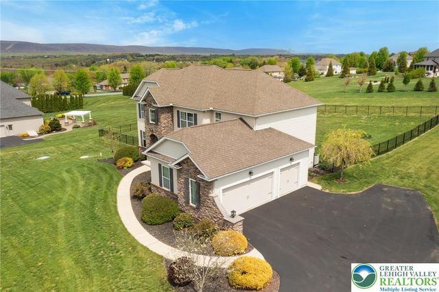 208 East Dell Road, Bushkill Twp, PA 18014