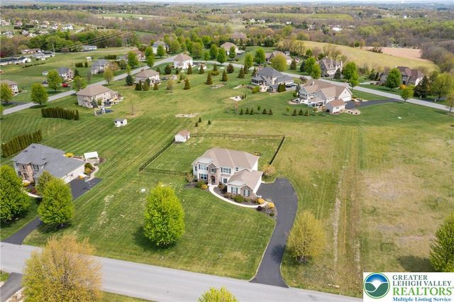 208 East Dell Road, Bushkill Twp, PA 18014
