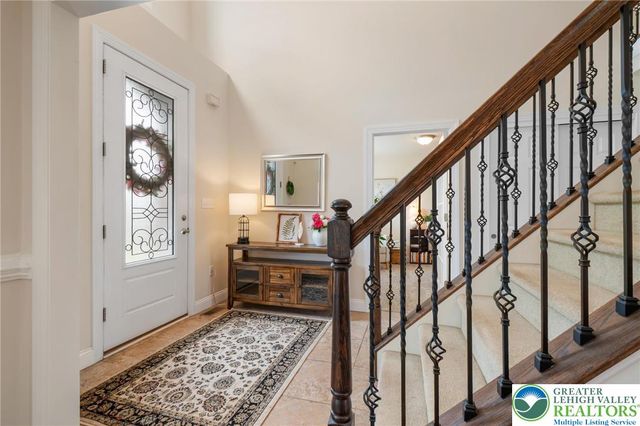 208 East Dell Road, Bushkill Twp, PA 18014