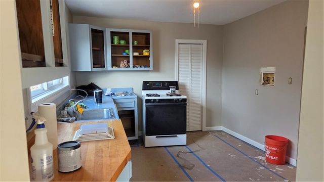 199 broadway avenue, Lower Burrell, PA 15068