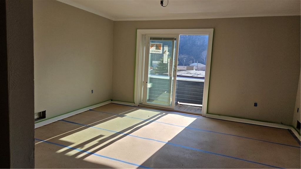 199 broadway avenue, Lower Burrell, PA 15068