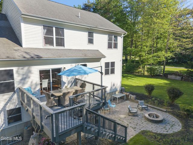 79 Glass Lake Road, Sand Lake, NY 12018