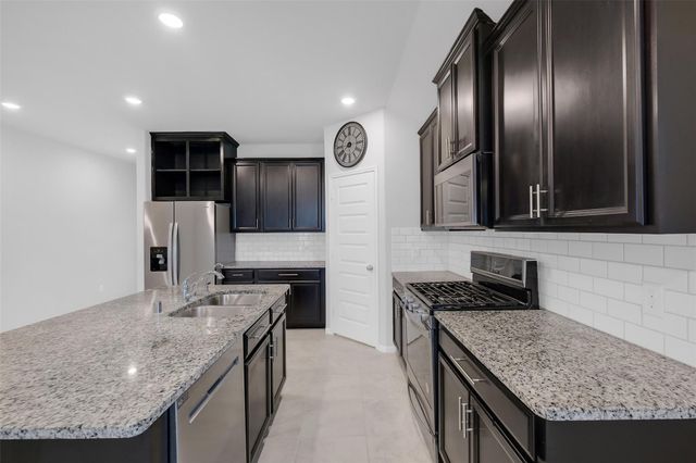 2442 Goddard Green Drive, Rosharon, TX 77583