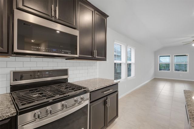 2442 Goddard Green Drive, Rosharon, TX 77583