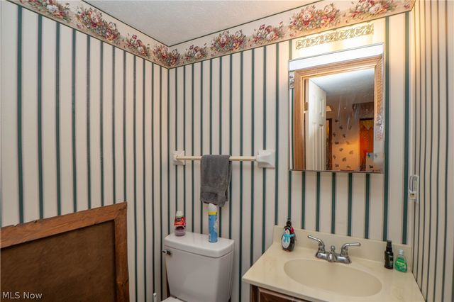 3070 Lancer Street NW, North Canton, OH 44720