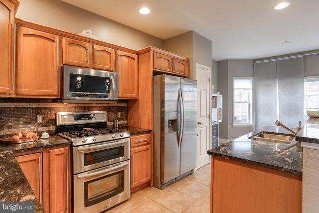 5 VISTA CIR, Lemoyne, PA 17043