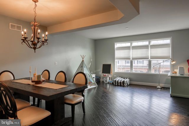 5 VISTA CIR, Lemoyne, PA 17043