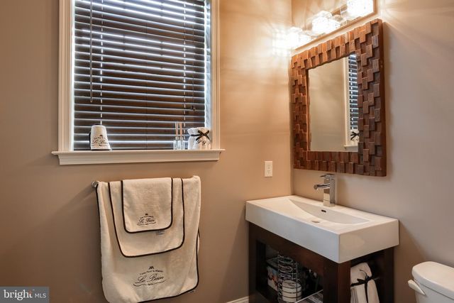 5 VISTA CIR, Lemoyne, PA 17043