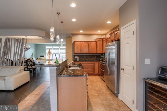 5 VISTA CIR, Lemoyne, PA 17043