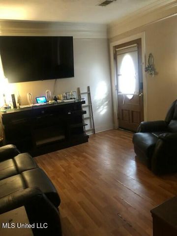4201 Larchmont Street, Jackson, MS 39209
