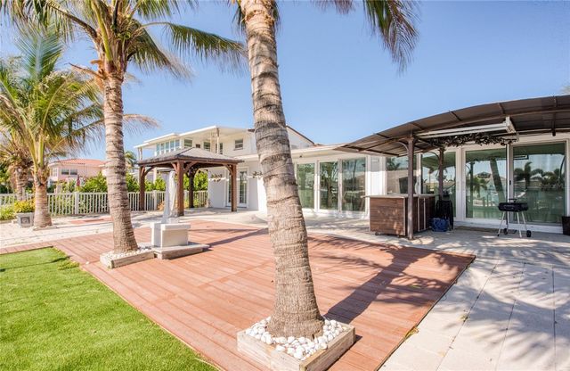 551 CRYSTAL DRIVE, Madeira Beach, FL 33708