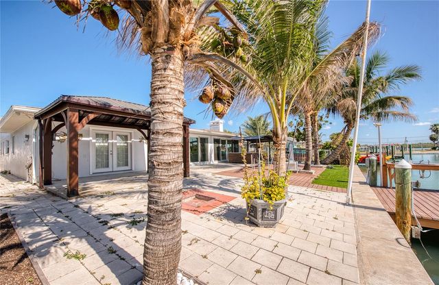 551 CRYSTAL DRIVE, Madeira Beach, FL 33708