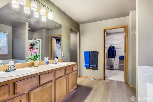 9406 225th Way NE, Redmond, WA 98053