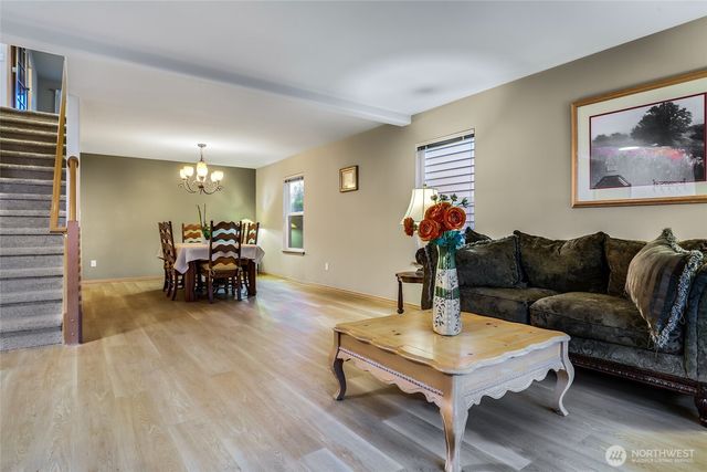 9406 225th Way NE, Redmond, WA 98053