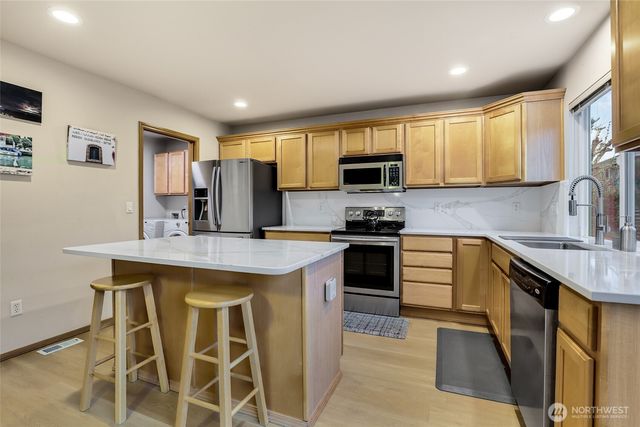 9406 225th Way NE, Redmond, WA 98053