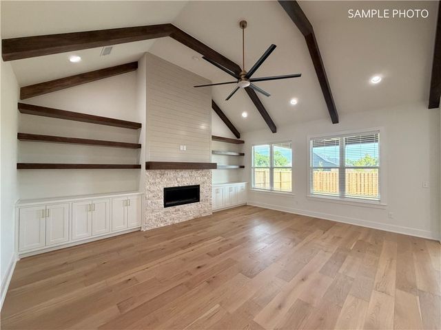 6006 S 40th Place, Rogers, AR 72758