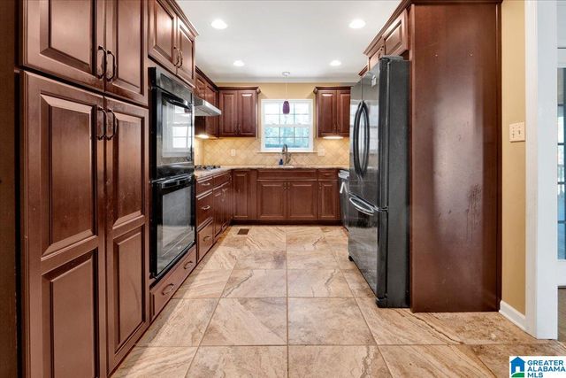 2220 HEADRICK ROAD, Bessemer, AL 35022