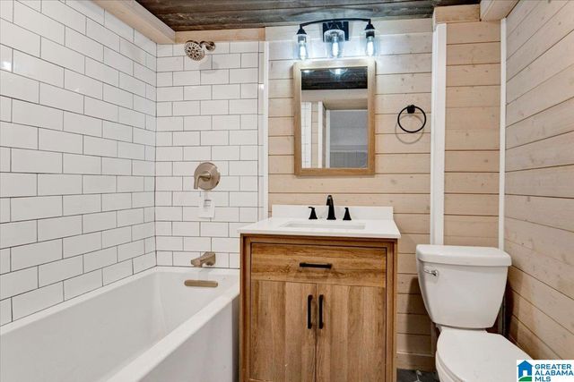 2220 HEADRICK ROAD, Bessemer, AL 35022