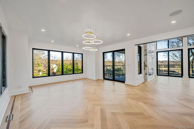 7 Riverview Terrace, Smithtown, NY 11787