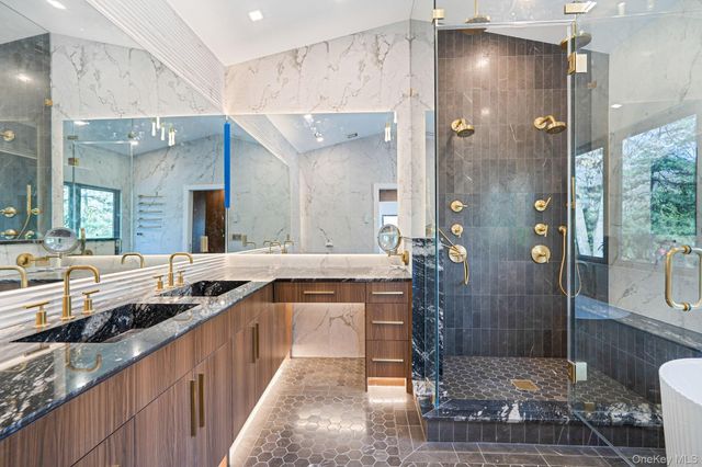 7 Riverview Terrace, Smithtown, NY 11787