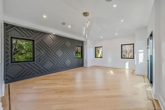 7 Riverview Terrace, Smithtown, NY 11787