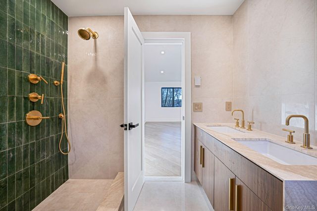 7 Riverview Terrace, Smithtown, NY 11787