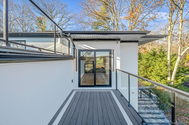 7 Riverview Terrace, Smithtown, NY 11787