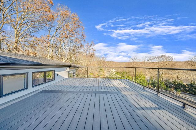 7 Riverview Terrace, Smithtown, NY 11787