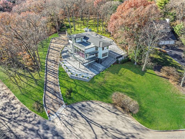 7 Riverview Terrace, Smithtown, NY 11787