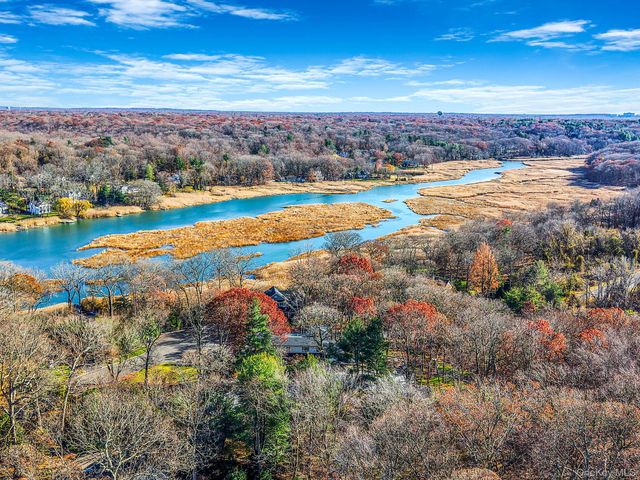 7 Riverview Terrace, Smithtown, NY 11787