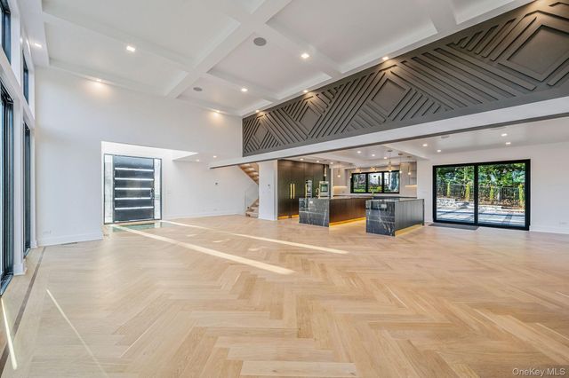 7 Riverview Terrace, Smithtown, NY 11787