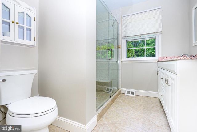 315 OXFORD RD, Plymouth Meeting, PA 19462