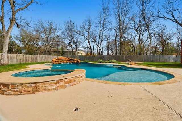 3602 River Bend Drive, Rosenberg, TX 77471