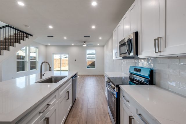 2416 Merlin Street, Dallas, TX 75215