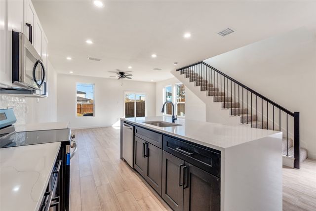 2416 Merlin Street, Dallas, TX 75215