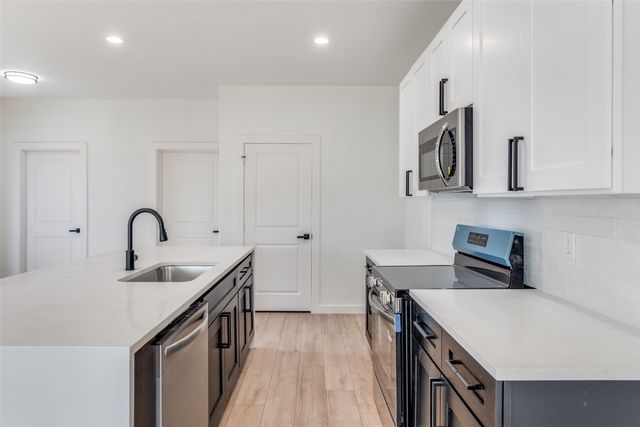 2416 Merlin Street, Dallas, TX 75215