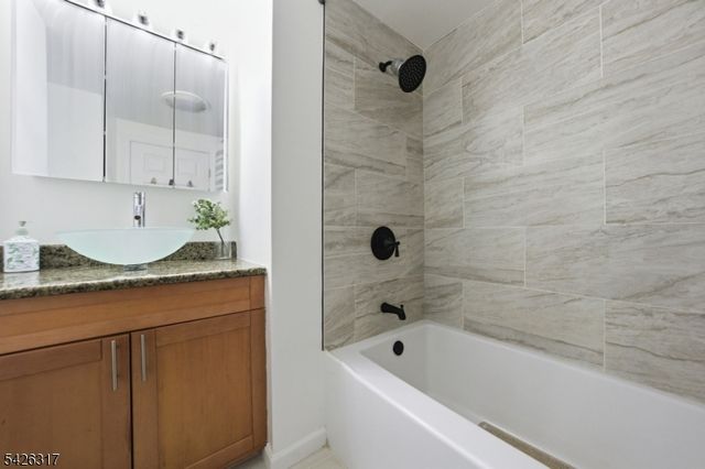 6 Woodport Ave, Jefferson Twp., NJ 07849