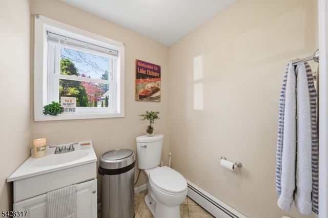 6 Woodport Ave, Jefferson Twp., NJ 07849