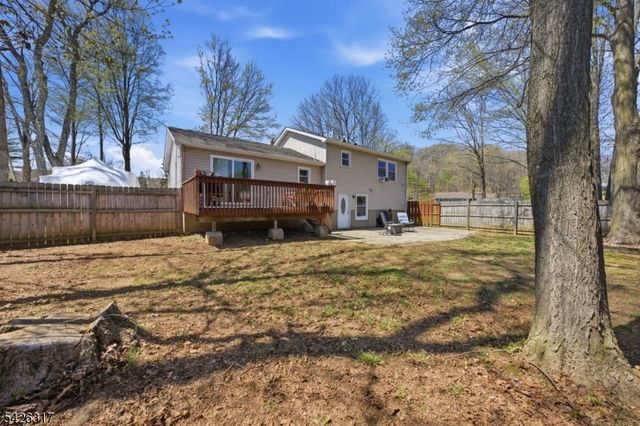 6 Woodport Ave, Jefferson Twp., NJ 07849