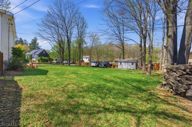 6 Woodport Ave, Jefferson Twp., NJ 07849