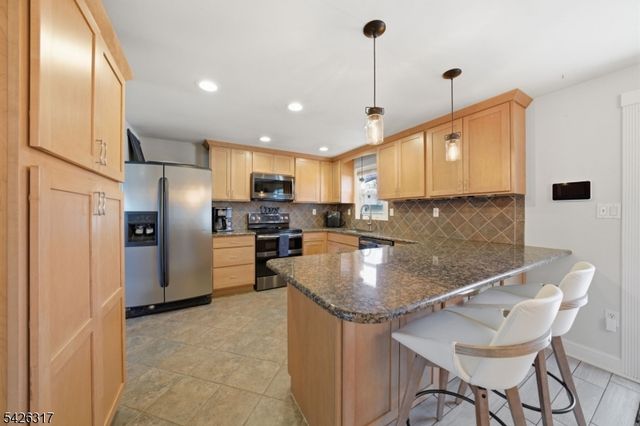 6 Woodport Ave, Jefferson Twp., NJ 07849