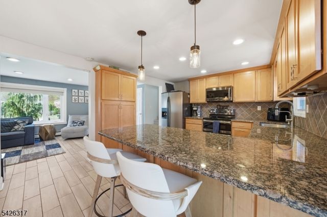 6 Woodport Ave, Jefferson Twp., NJ 07849