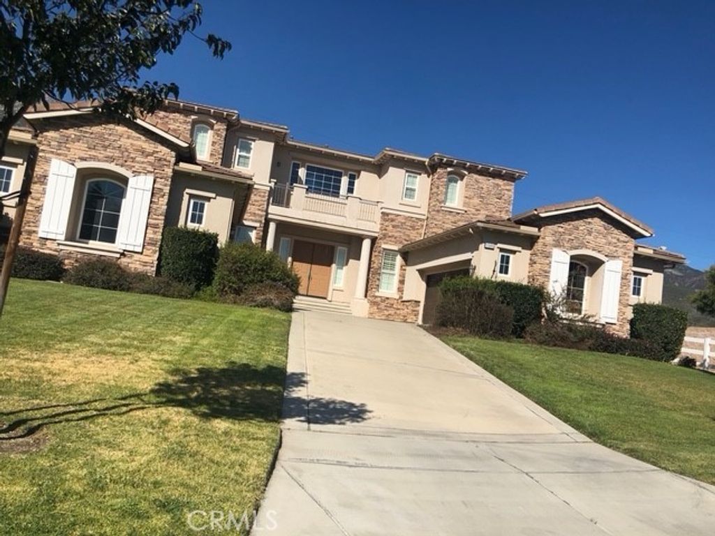 Image 4 of property listing at 11090 Hiddentrail Drive, Rancho Cucamonga, CA 91737