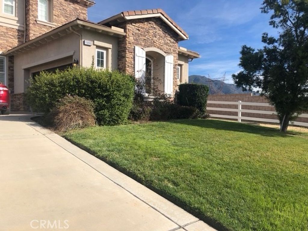 Image 6 of property listing at 11090 Hiddentrail Drive, Rancho Cucamonga, CA 91737