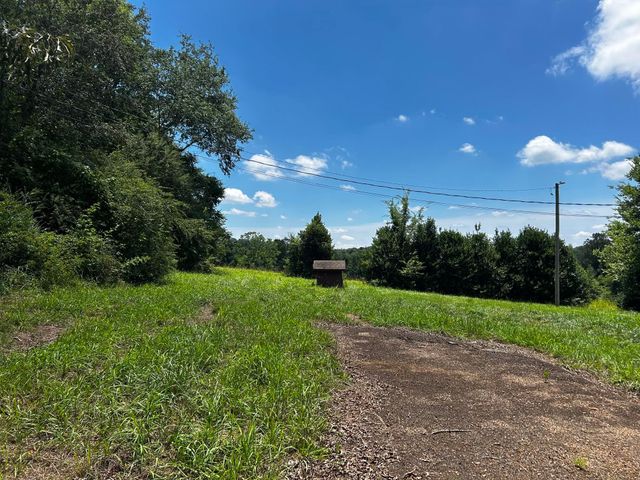 573 S Judd Road, Decatur, TN 37322