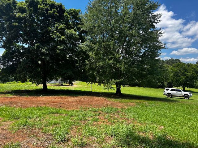 573 S Judd Road, Decatur, TN 37322