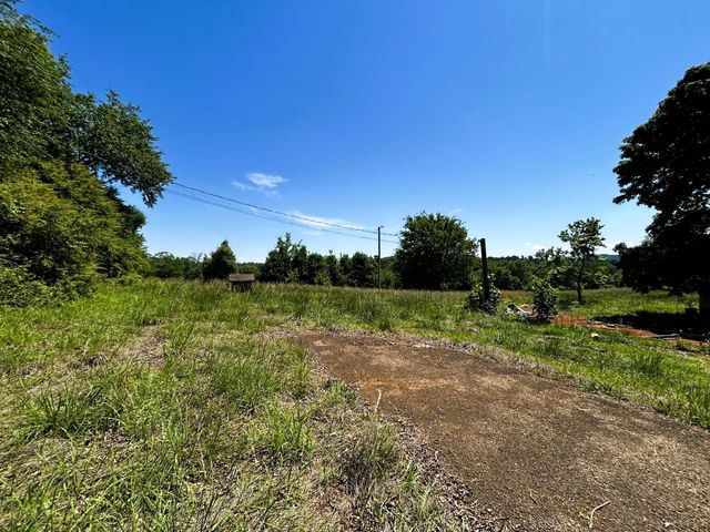 573 S Judd Road, Decatur, TN 37322