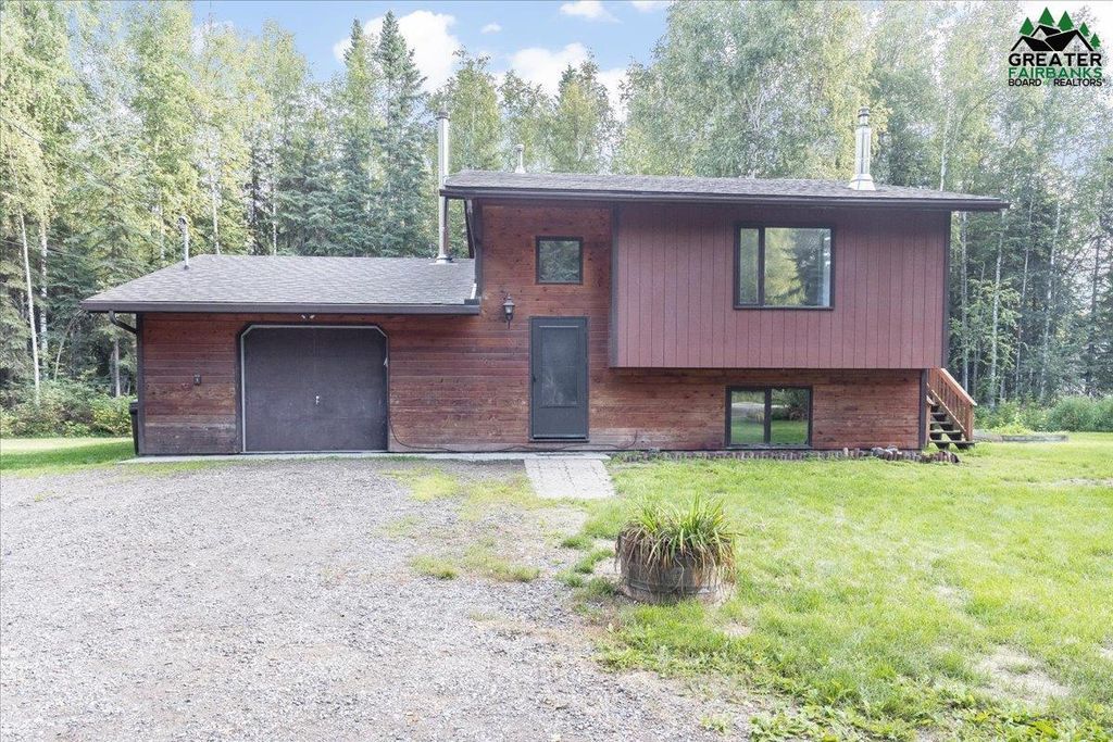 3483 ERIN DRIVE, North Pole, AK 99705