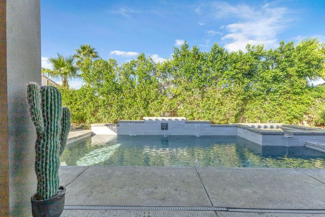 74080 Portola Pointe Lane, Palm Desert, CA 92211