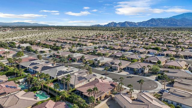 74080 Portola Pointe Lane, Palm Desert, CA 92211